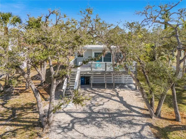 $2,995 | 5731 Lauder Street, Fort Myers Beach, FL 33931