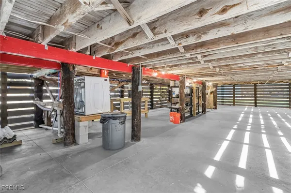 $2,995 | 5731 Lauder Street, Fort Myers Beach, FL 33931