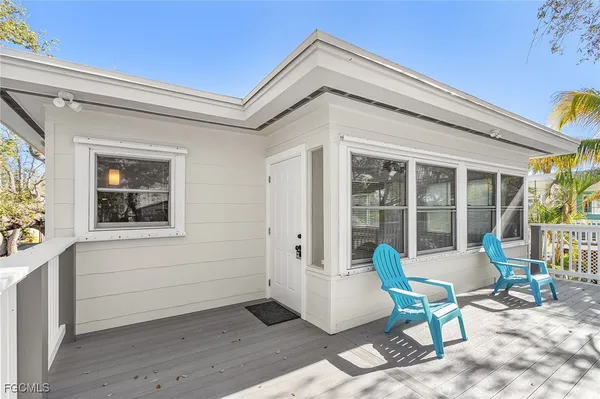 $2,995 | 5731 Lauder Street, Fort Myers Beach, FL 33931