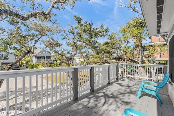 $2,995 | 5731 Lauder Street, Fort Myers Beach, FL 33931