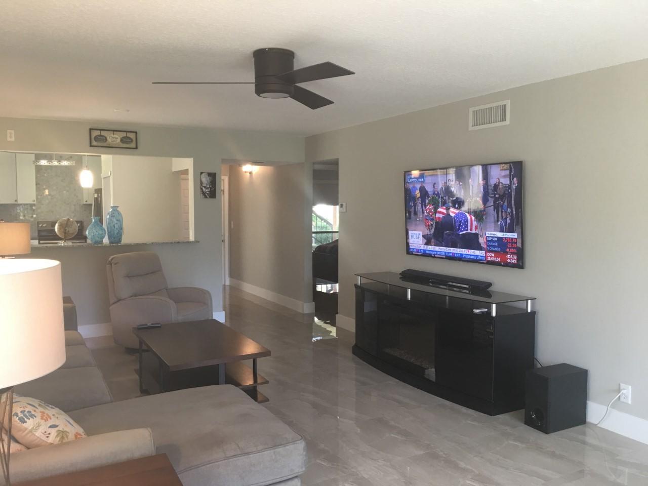 159 Northwest 70th Street, Unit 511 Boca Raton, FL 33487 - Photo 6 of 23 Living Area
