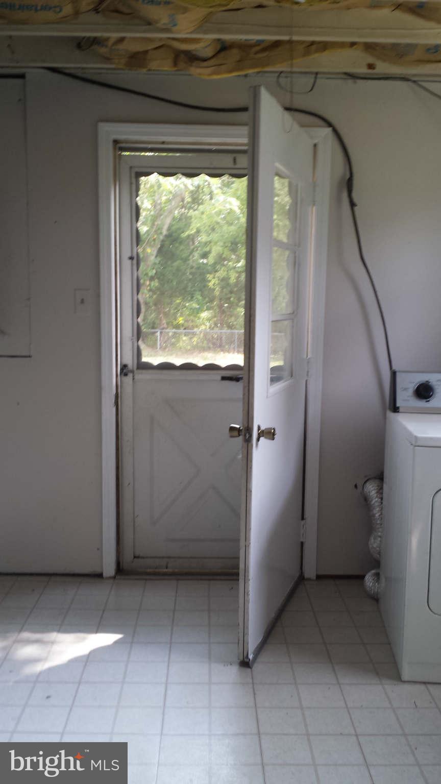 306 East Poplar Road Sterling, VA 20164 - Photo 3 of 8 Interior (General)