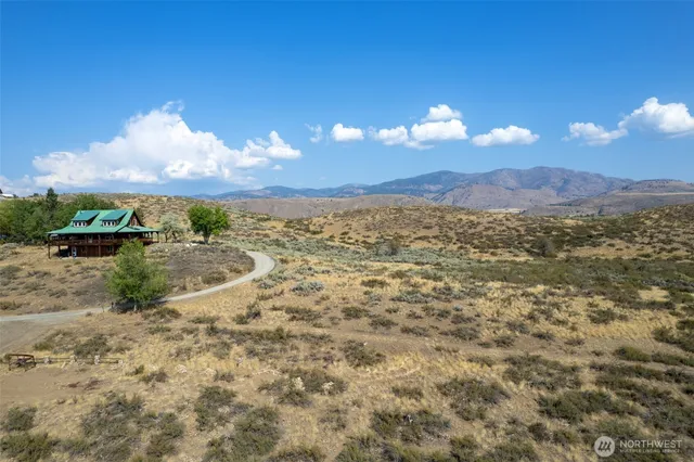 $955,000 | 13 Serviceberry Road, Winthrop, WA 98862