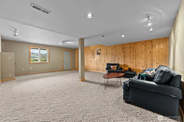 $955,000 | 13 Serviceberry Road, Winthrop, WA 98862