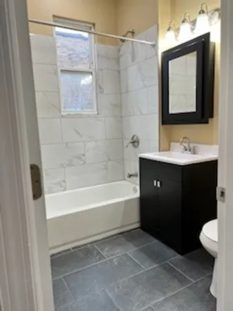 $1,950 | 1634 North Central Park Avenue, Unit 2, Chicago, IL 60647