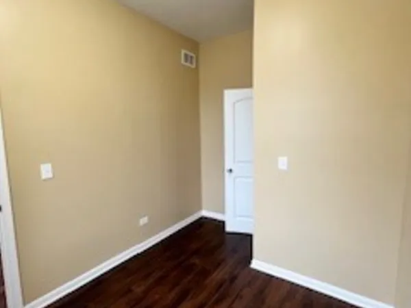 $1,950 | 1634 North Central Park Avenue, Unit 2, Chicago, IL 60647