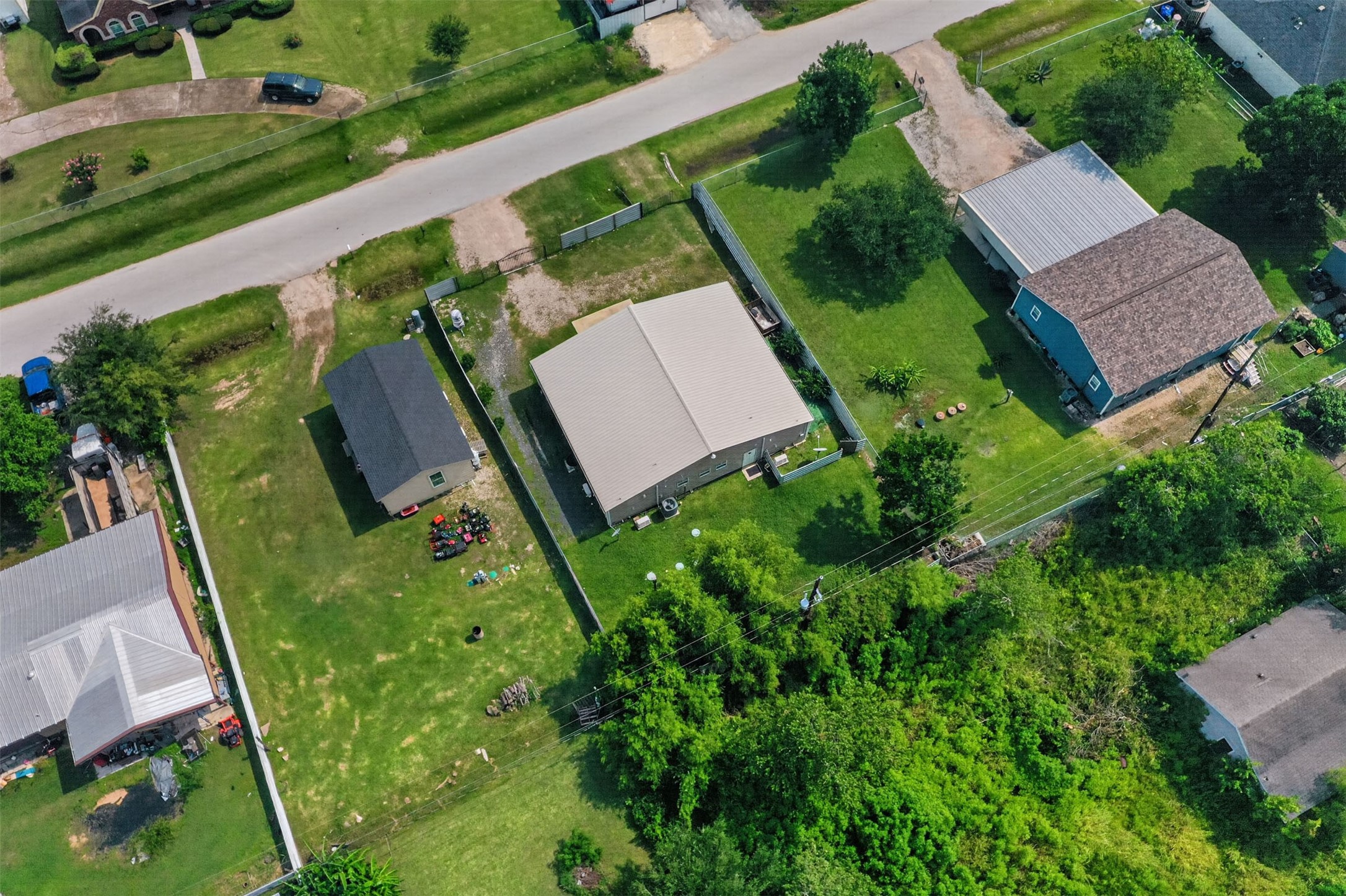 2213 Ellis Drive Rosharon, TX 77583 - Photo 37 of 40