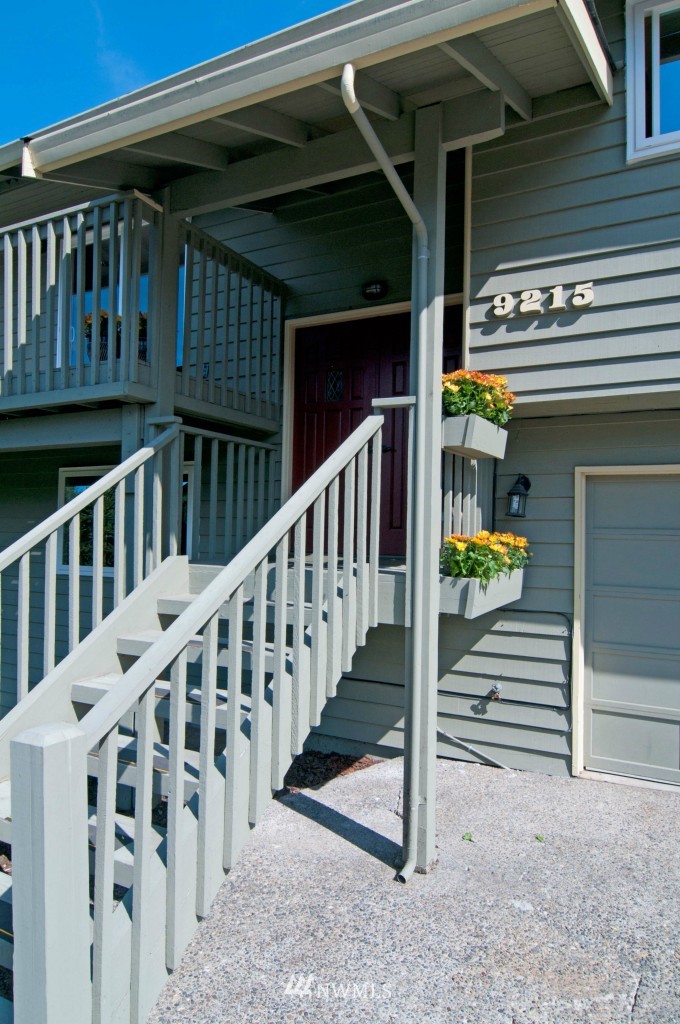 9215 183rd Place Southwest Edmonds, WA 98020 - Photo 1 of 15 Gallery Image 1