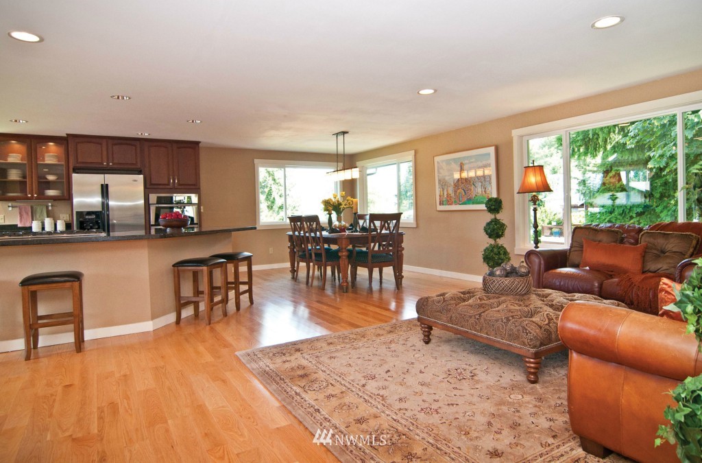 9215 183rd Place Southwest Edmonds, WA 98020 - Photo 3 of 15 Gallery Image 3
