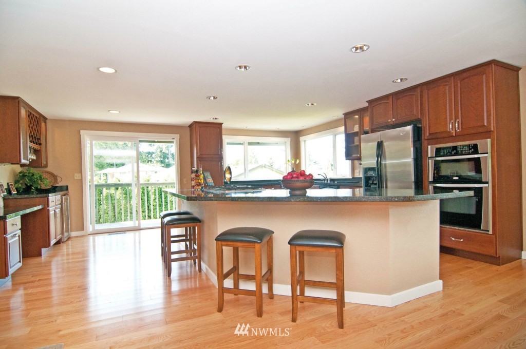9215 183rd Place Southwest Edmonds, WA 98020 - Photo 6 of 15 Gallery Image 6