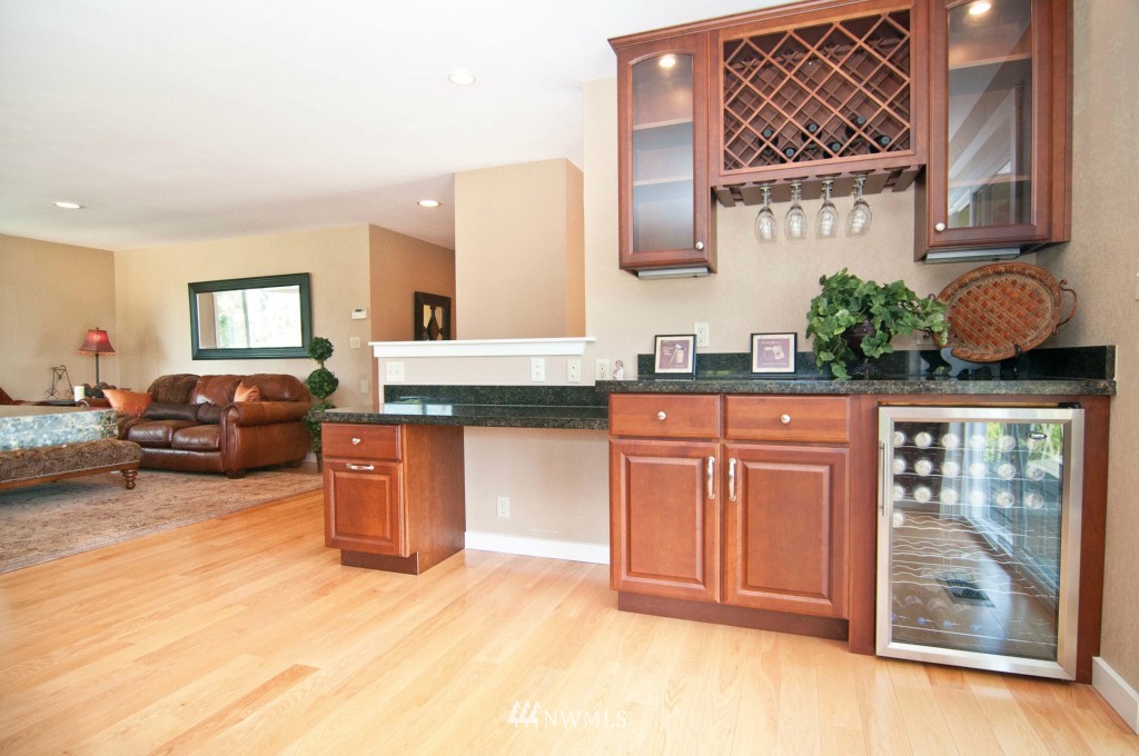 9215 183rd Place Southwest Edmonds, WA 98020 - Photo 8 of 15 Gallery Image 8