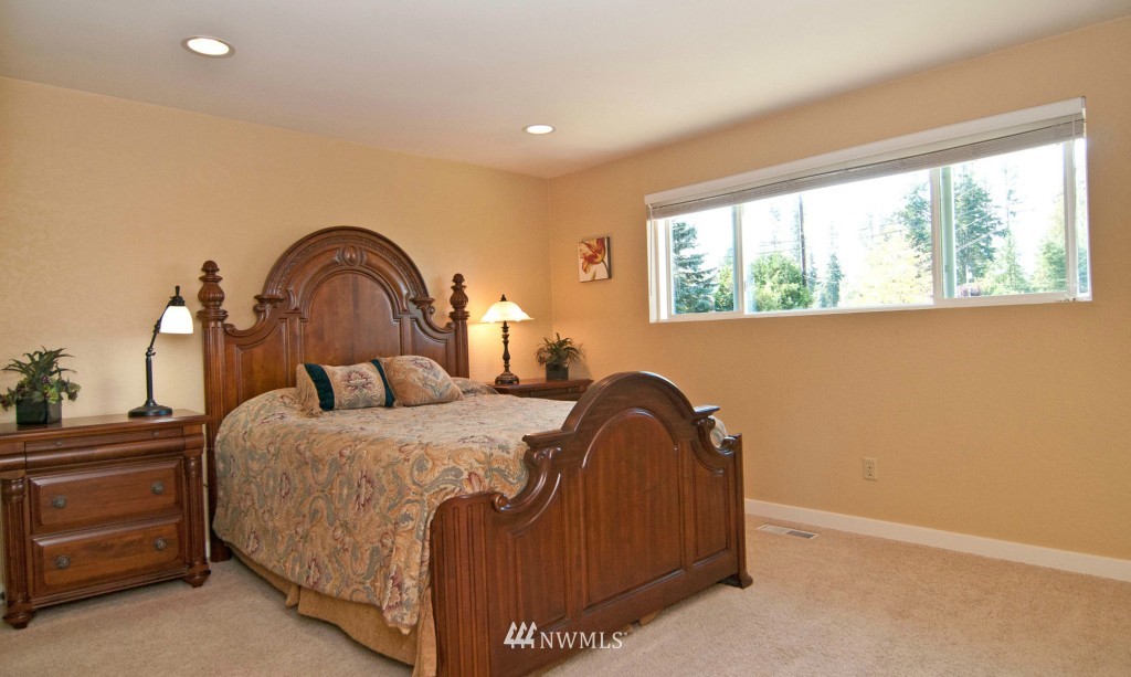 9215 183rd Place Southwest Edmonds, WA 98020 - Photo 10 of 15 Gallery Image 10