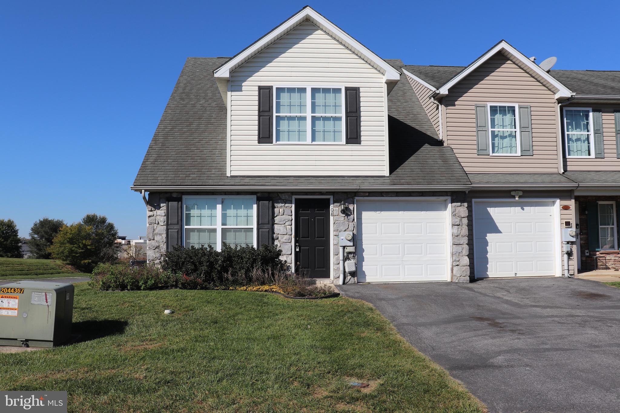 108 Fuzzy Tail Drive Ranson, WV 25438 - Photo 2 of 27 Gallery Image 2