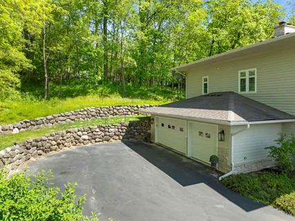 $1,029,900 | 1066 Edinborough Court, Geneva, WI 53147