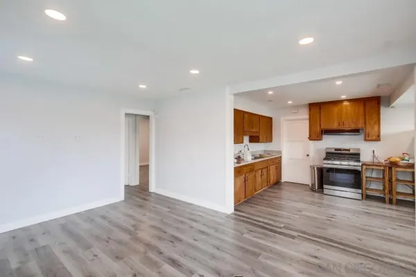 $3,300 | 6375 Thorn Street, San Diego, CA 92115
