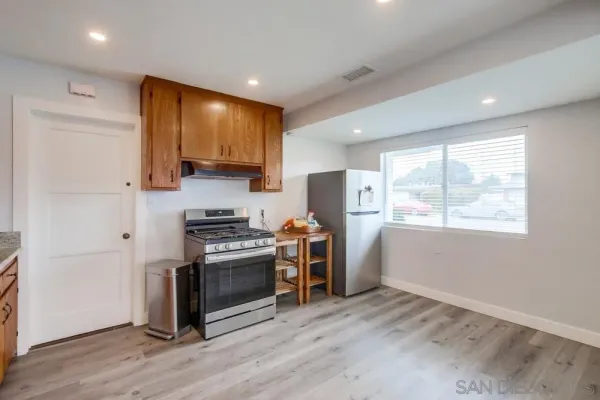 $3,300 | 6375 Thorn Street, San Diego, CA 92115