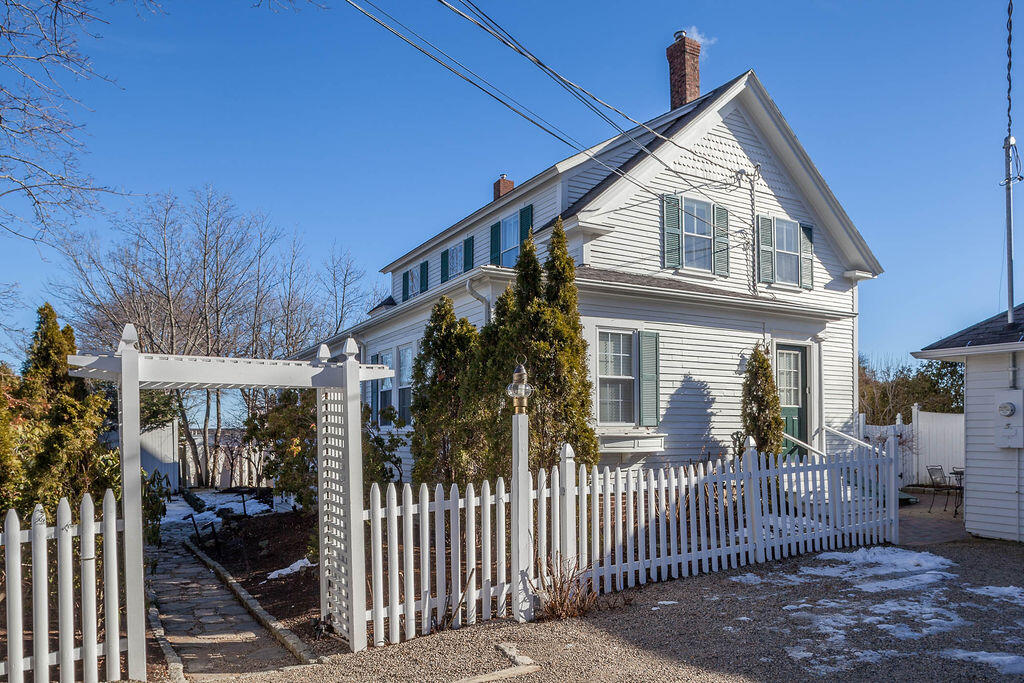 25 Shore Road, Unit A Ogunquit, ME 03907 - Photo 2 of 41