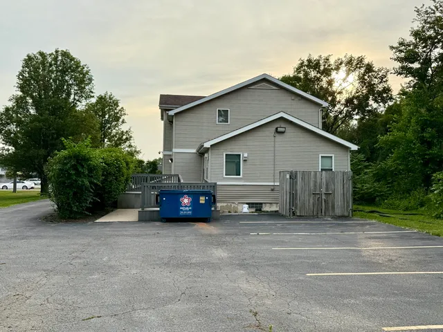 $300,000 | 14401 Pulaski Road, Midlothian, IL 60445