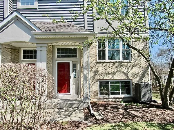 $2,950 | 2667 Woodmere Drive, Unit 2667, Darien, IL 60561