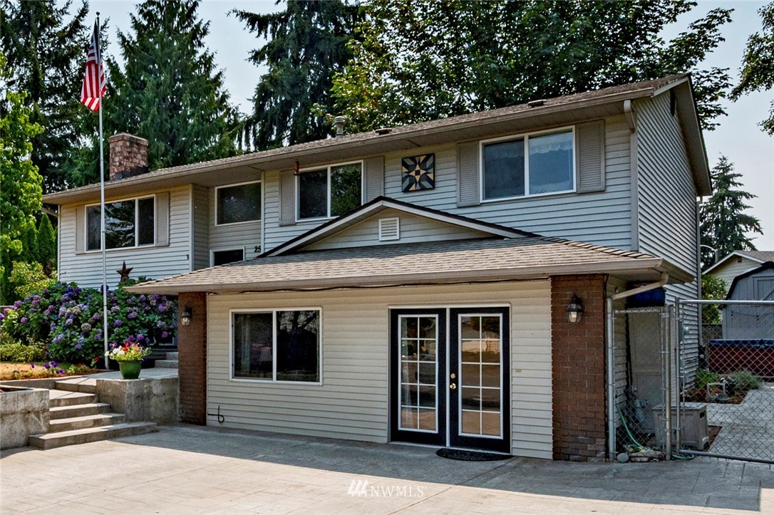 2516 172nd Place Southeast Bothell, WA 98012 - Photo 2 of 38 Gallery Image 2