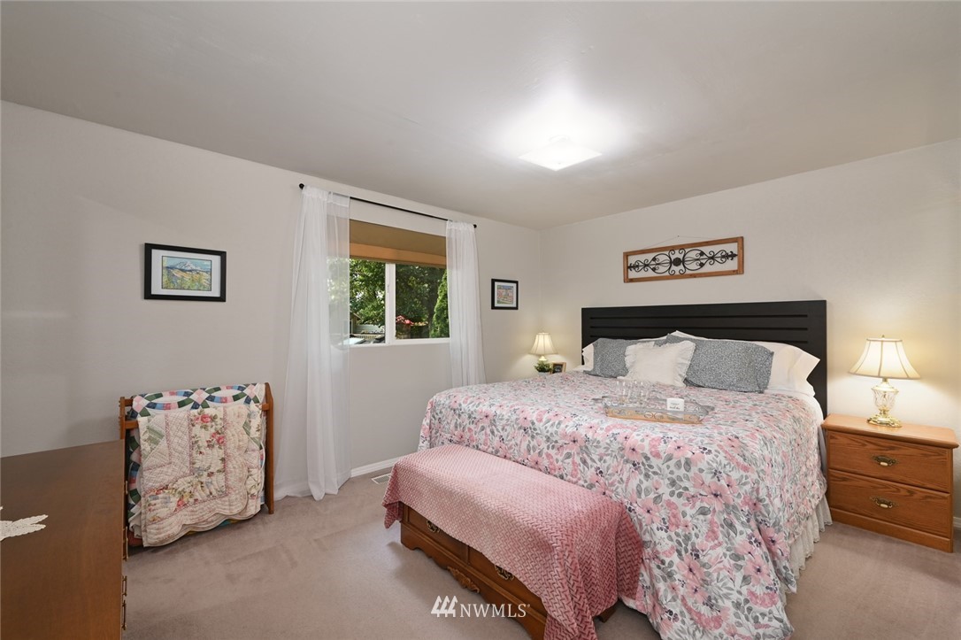 2516 172nd Place Southeast Bothell, WA 98012 - Photo 12 of 38 Gallery Image 12