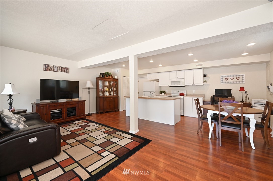 2516 172nd Place Southeast Bothell, WA 98012 - Photo 19 of 38 Gallery Image 19