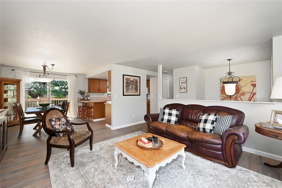 2516 172nd Place Southeast Bothell, WA 98012 - Photo 6 of 38 Gallery Image 6