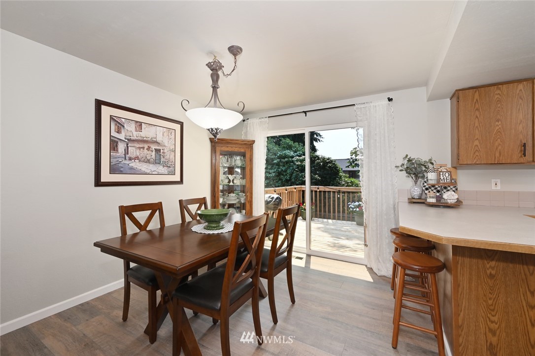 2516 172nd Place Southeast Bothell, WA 98012 - Photo 7 of 38 Gallery Image 7