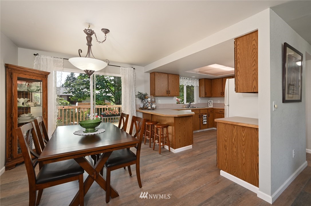 2516 172nd Place Southeast Bothell, WA 98012 - Photo 8 of 38 Gallery Image 8
