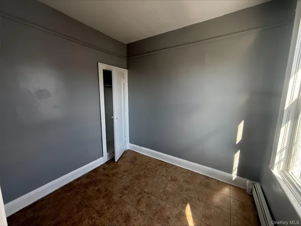 $3,100 | 731 Calhoun Avenue | Throgs Neck