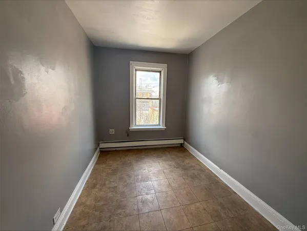 $3,100 | 731 Calhoun Avenue | Throgs Neck