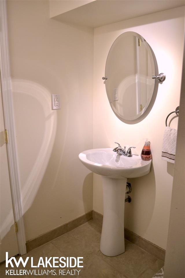 971 Columbia Road Berkley, MI 48072 - Photo 24 of 28 50020426-24.JPG