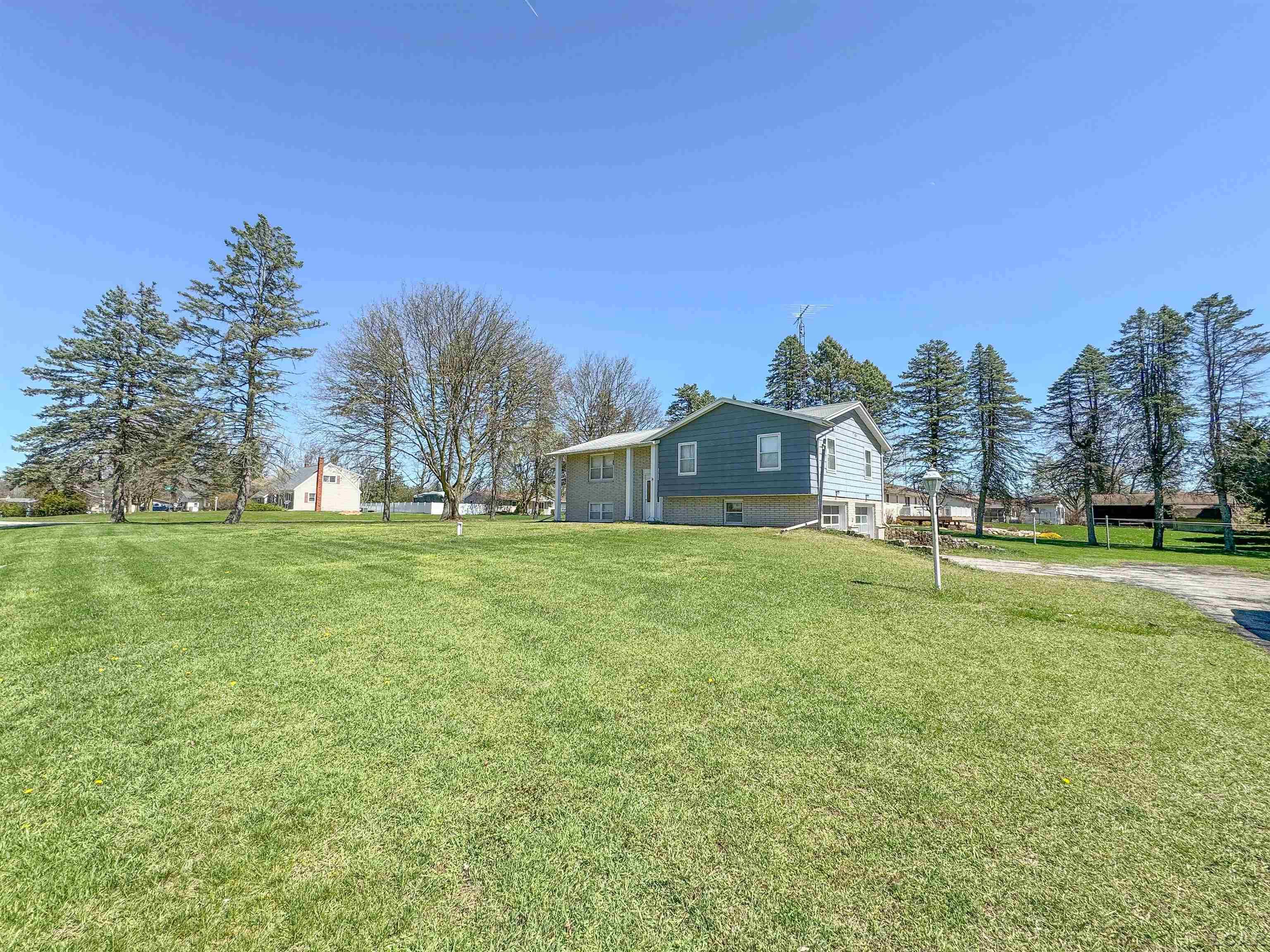 34 Ridgemont Drive Adrian, MI 49221 - Photo 21 of 22 50138764-cbf3dd76-6592-43ff-bd2b-2835ea133304.JPG