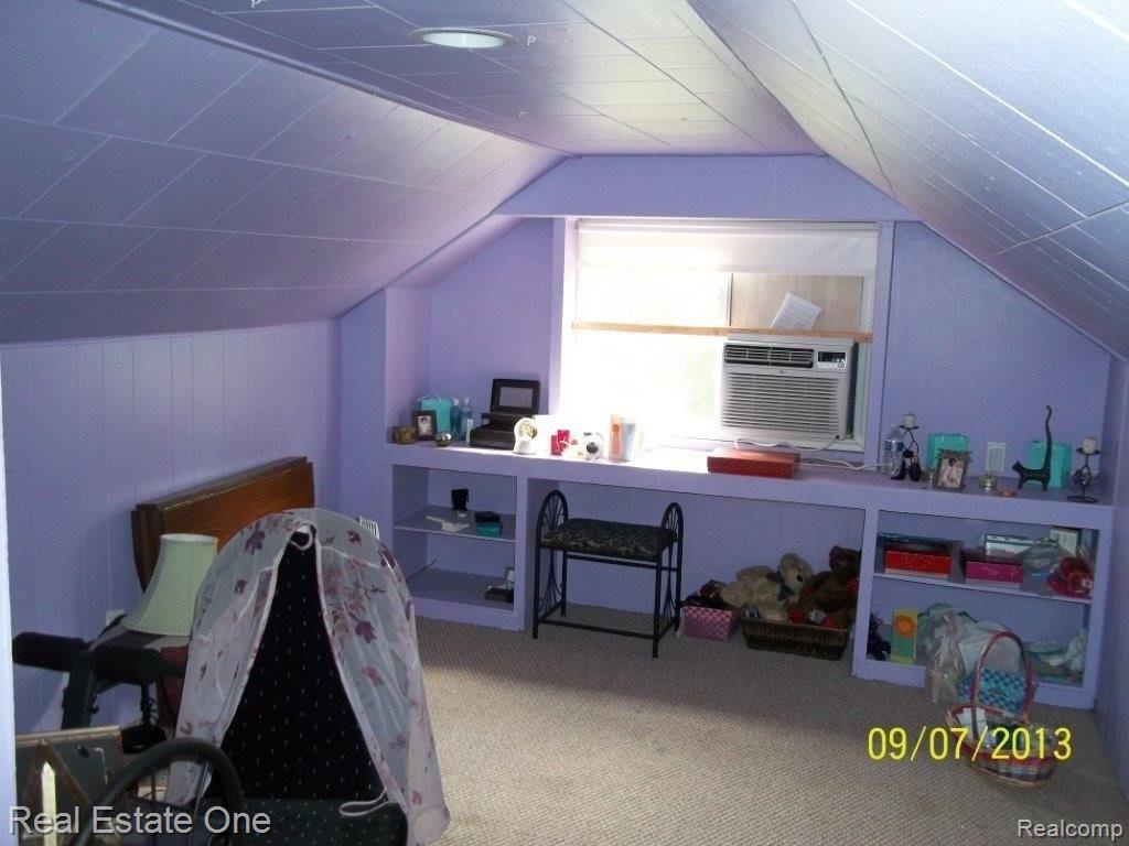19521 Midway Road Southfield, MI 48075 - Photo 17 of 32 100_0206.jpg