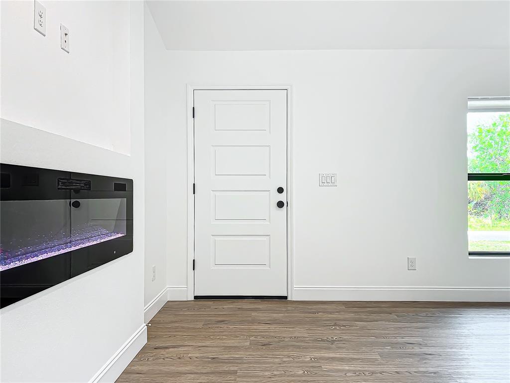 7076 Lippman Road Port Charlotte, FL 33981 - Photo 17 of 63 Gallery Image 17