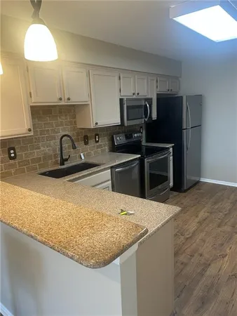 $368,500 | 1928 West 139th Street, Leawood, KS 66224
