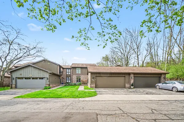 $309,900 | 3603 Woodcliff Drive, Kalamazoo, MI 49008