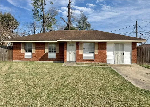 $1,500 | 2100 St Charles Place, Laplace, LA 70068