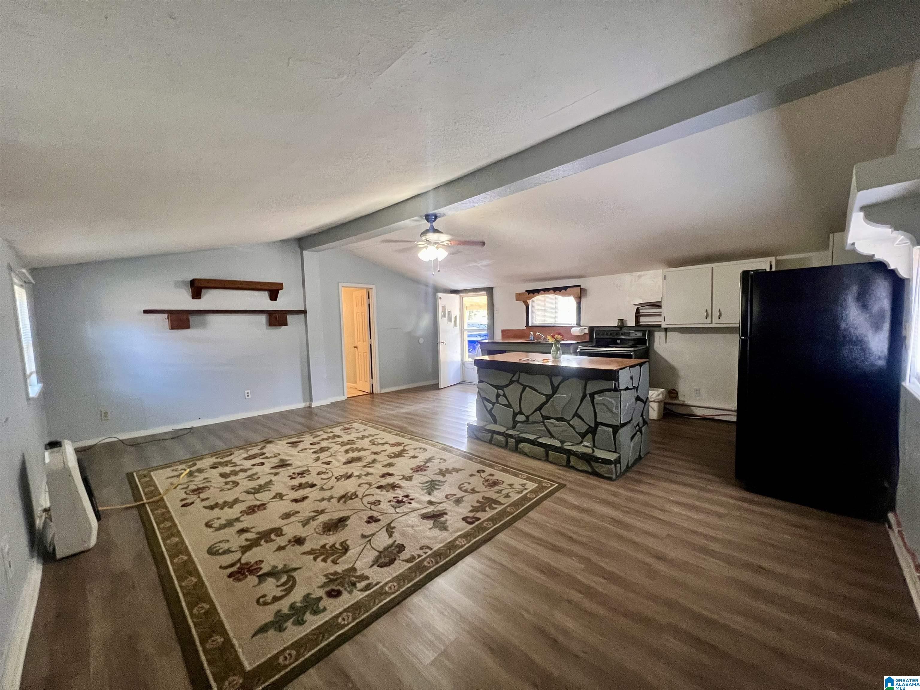 201 Hudson Avenue Oneonta, AL 35121 - Photo 3 of 6