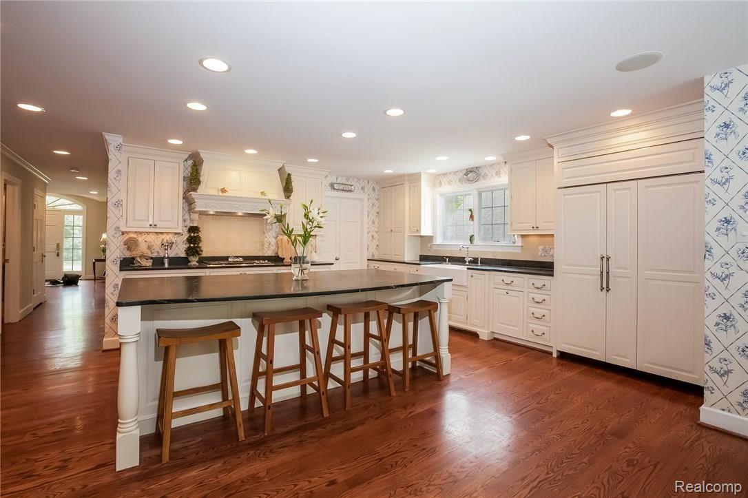 1461 Mill Race Road Rochester, MI 48306 - Photo 19 of 72 025-Kitchen-2802340-medium.jpg