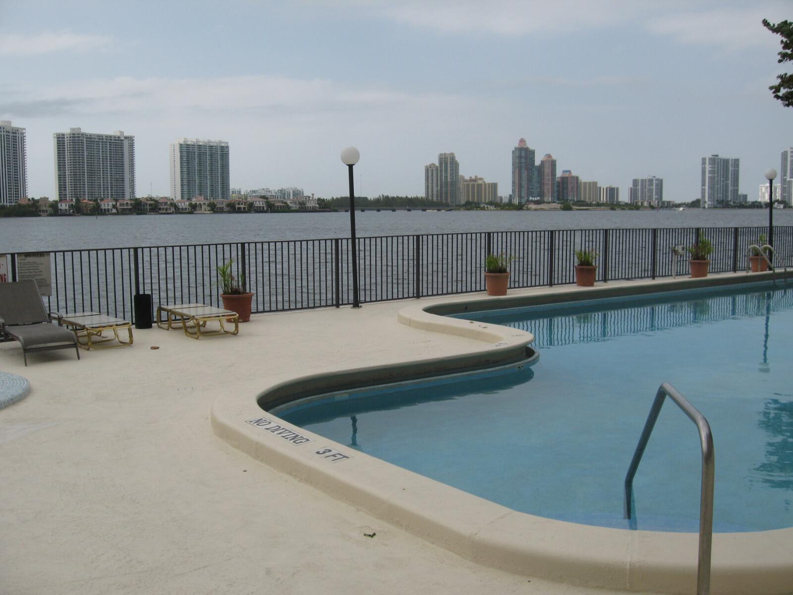 17500 North Bay Road, Unit S508 Sunny Isles Beach, FL 33160 - Photo 7 of 21 WhatsApp Image 2026-06-22 at 16.02.38 (7