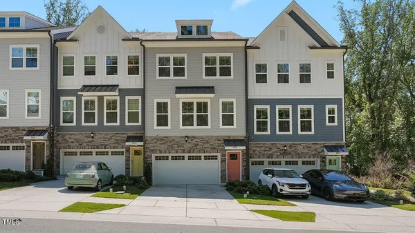 $2,550 | 2075 Eva Pearl Drive, Apex, NC 27502