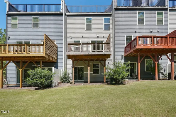 $2,550 | 2075 Eva Pearl Drive, Apex, NC 27502