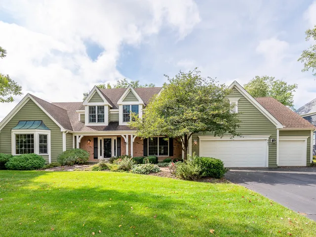 $684,900 | 441 Country Lane, Crystal Lake, IL 60012