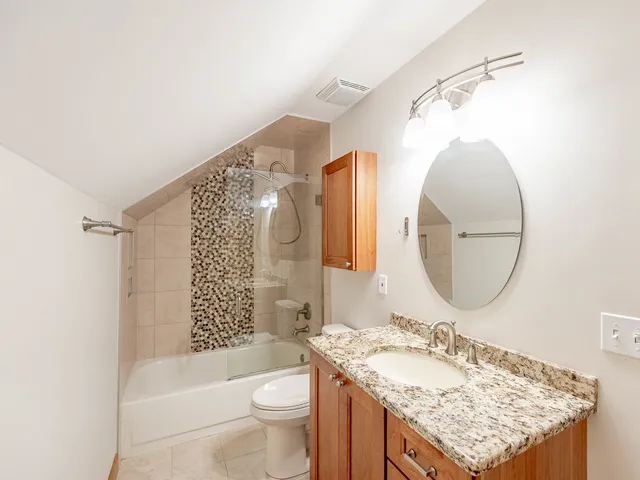 $684,900 | 441 Country Lane, Crystal Lake, IL 60012