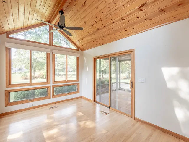 $684,900 | 441 Country Lane, Crystal Lake, IL 60012