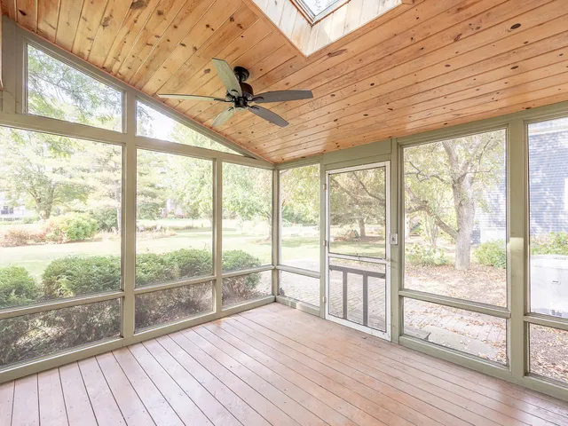 $684,900 | 441 Country Lane, Crystal Lake, IL 60012