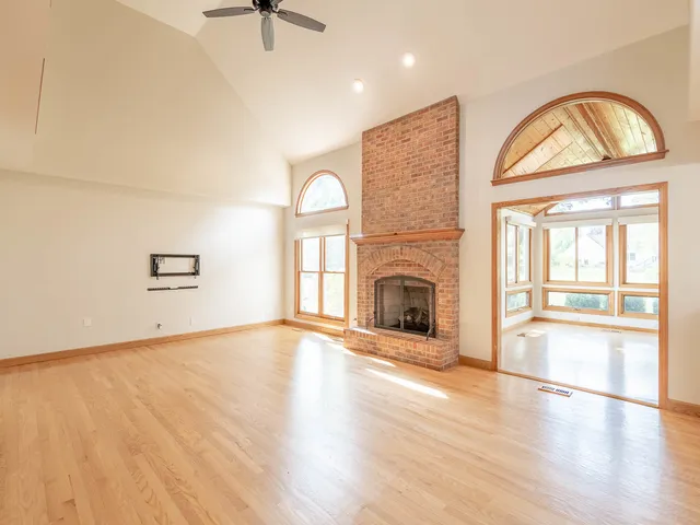 $684,900 | 441 Country Lane, Crystal Lake, IL 60012