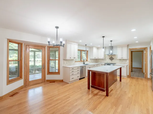 $684,900 | 441 Country Lane, Crystal Lake, IL 60012