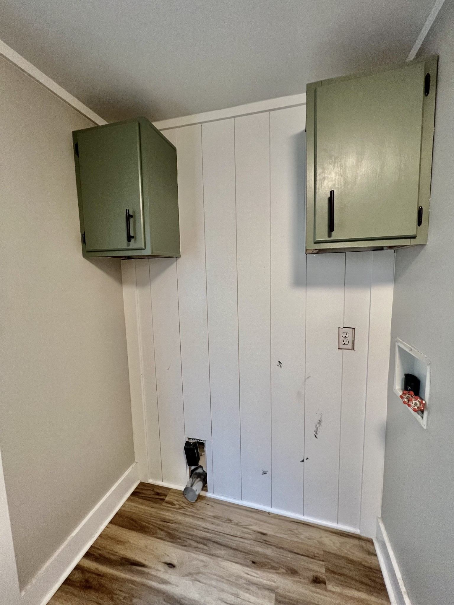 114 Barber Road Unionville, TN 37180 - Photo 30 of 36 a view of a elevator and an empty room
